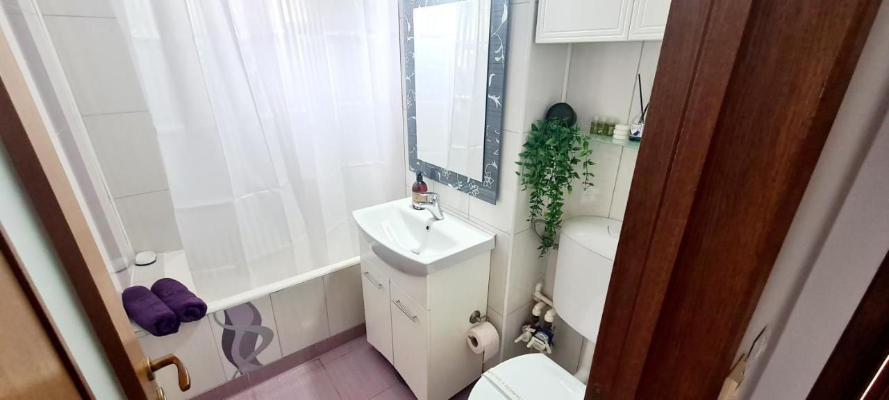 Perfect View Apartament 2 Rooms Self Check-In บูคาเรสต์ ภายนอก รูปภาพ